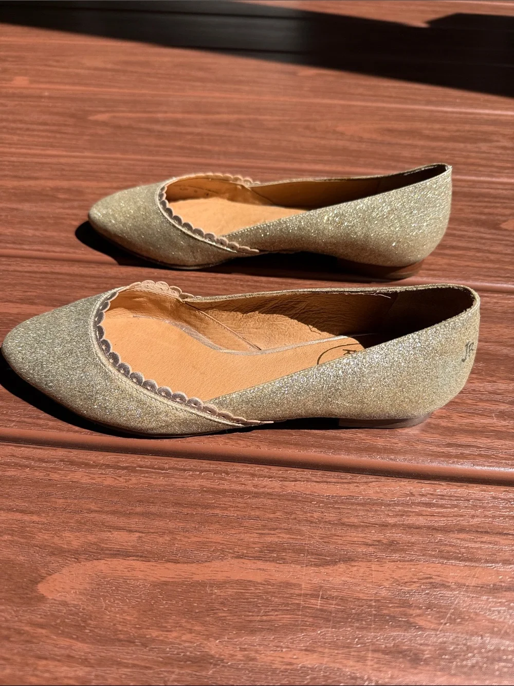Jack Rogers 5.5M Gold Glitter Scalloped Ballet Flats